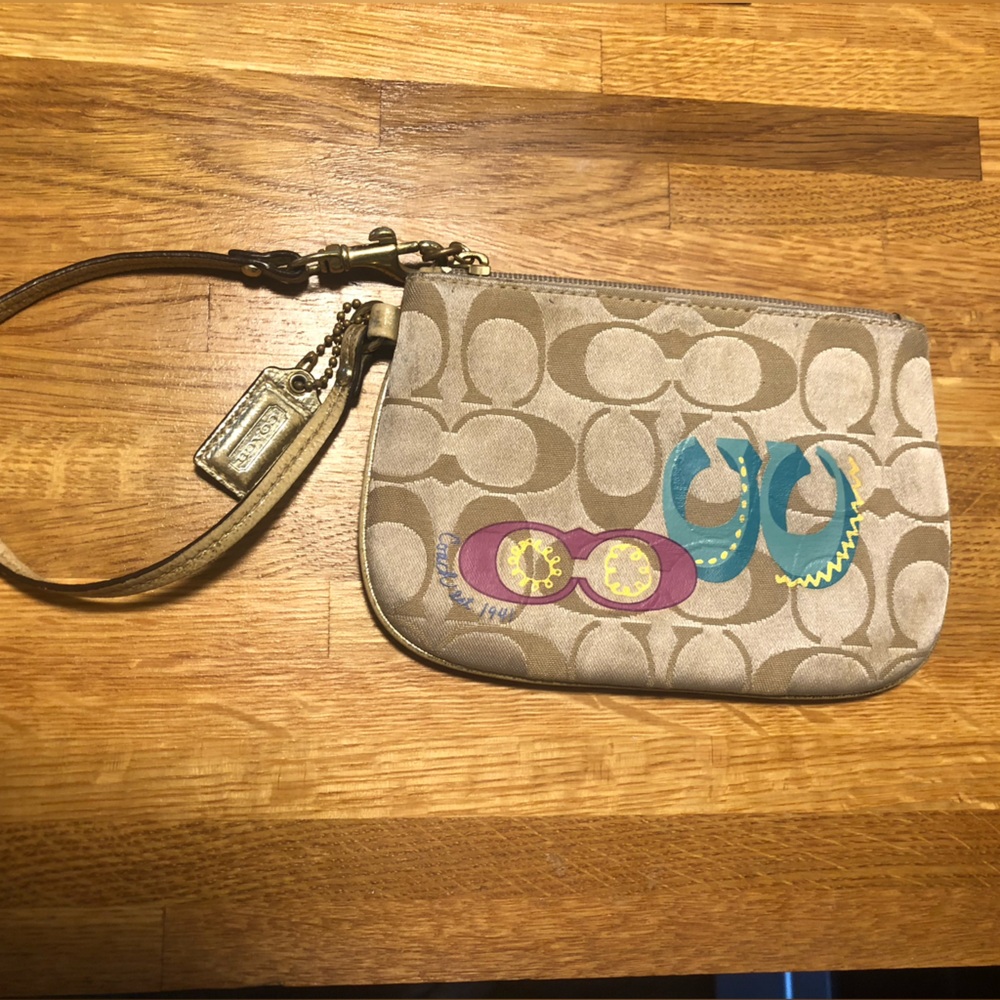 Coach | Daisy Pop Y2K C Wristlet